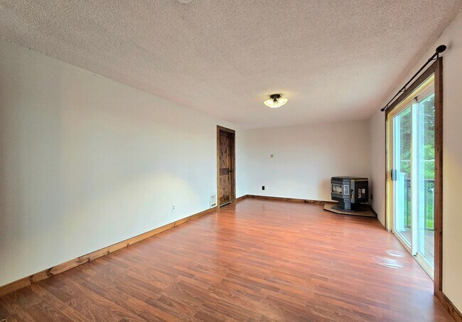 Building Photo - 3 Bedroom Home in Marysville Available Now!