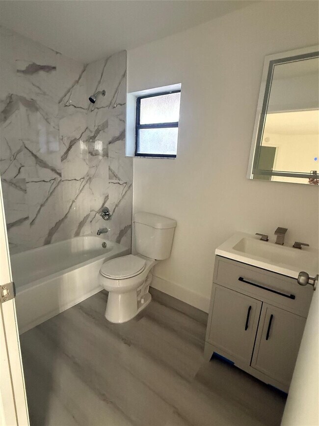 Building Photo - 3037 NW 92nd Ave