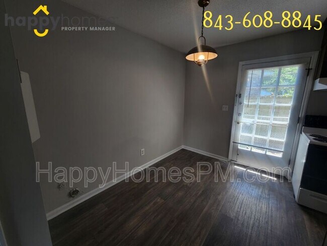 Building Photo - 921 Nabors Dr