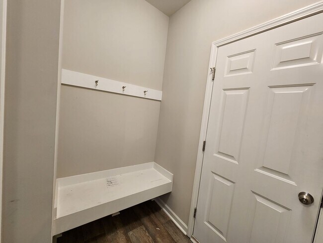 Building Photo - 3 Bedroom Townhome Community on Lake Wylie