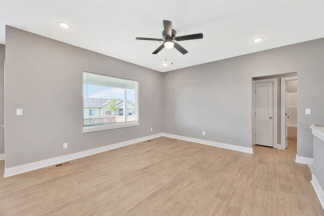 Building Photo - 969 W Long Path Ct