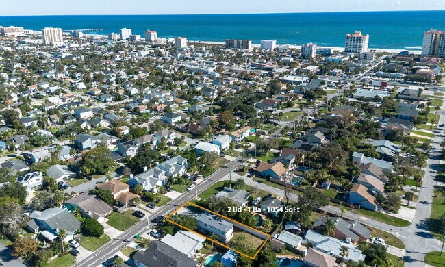 Building Photo - For Rent – Newly Renovated Modern Beach Du...