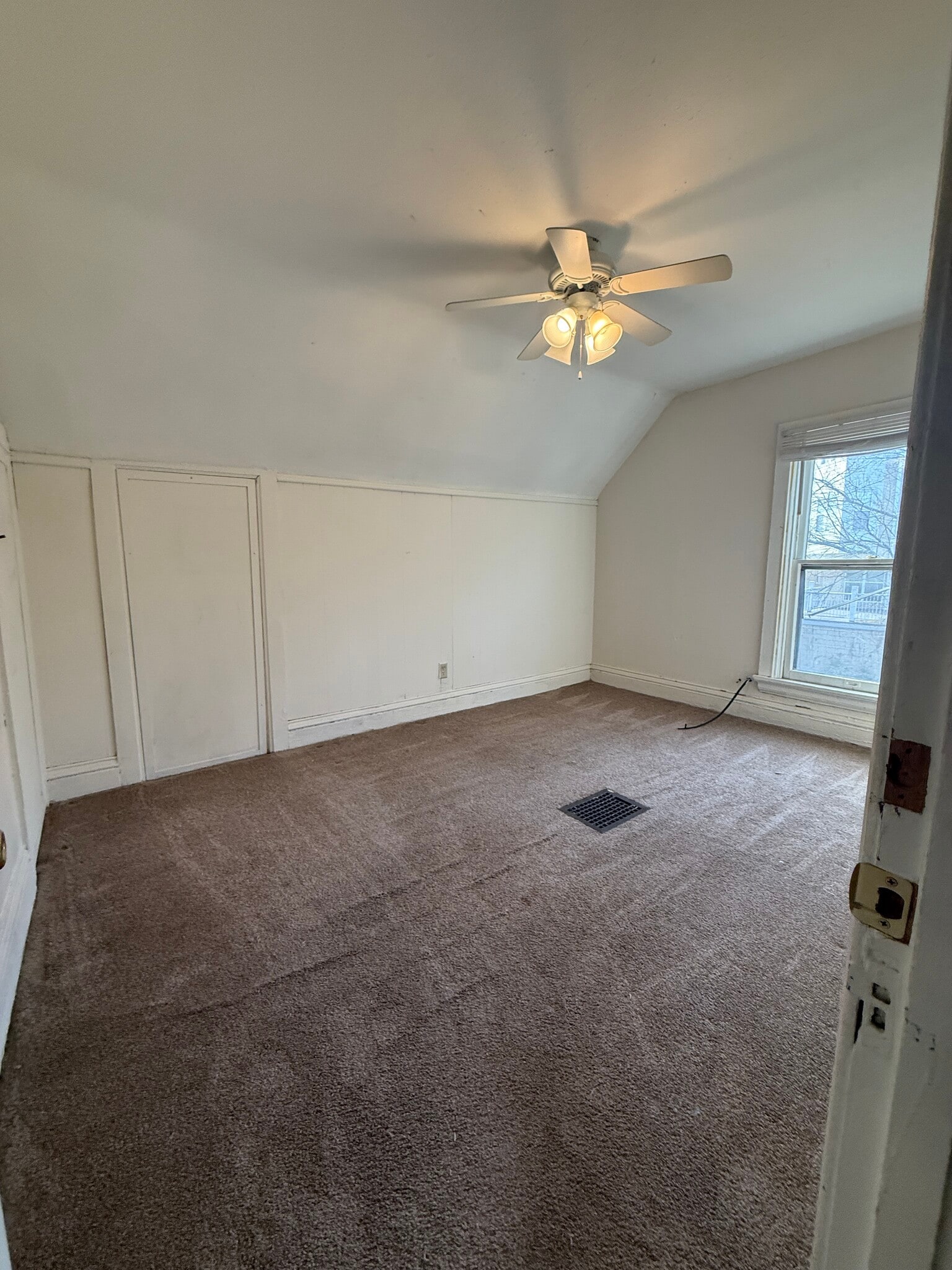 Building Photo - 114 S Blair St