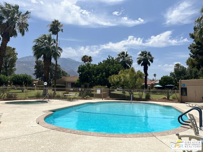 Building Photo - 2559 Whitewater Club Dr