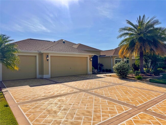 Building Photo - 4167 Victory Dr