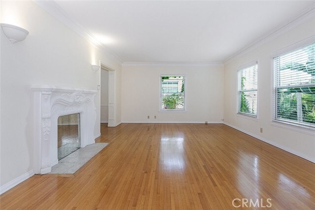 Building Photo - 5966 San Vicente Blvd