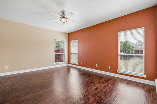 Building Photo - 9865 Tanglebrush Dr