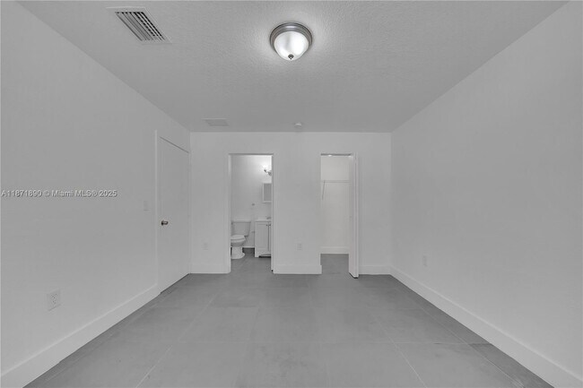 Building Photo - 3737 NW 20th Ave