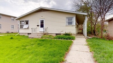 Building Photo - Duplex in North Ames - Close to Mall