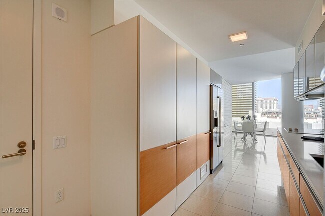 Building Photo - 3726 S Las Vegas Blvd