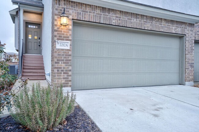 Building Photo - 2212 Dillon Pond Ln