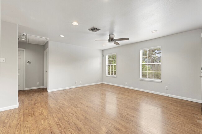 Building Photo - 1850 Libbey Dr