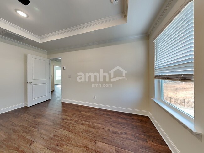 Building Photo - 15732 Thomas Rd