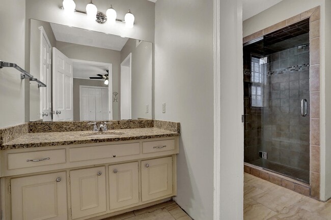 Building Photo - 5718 Rich Rd