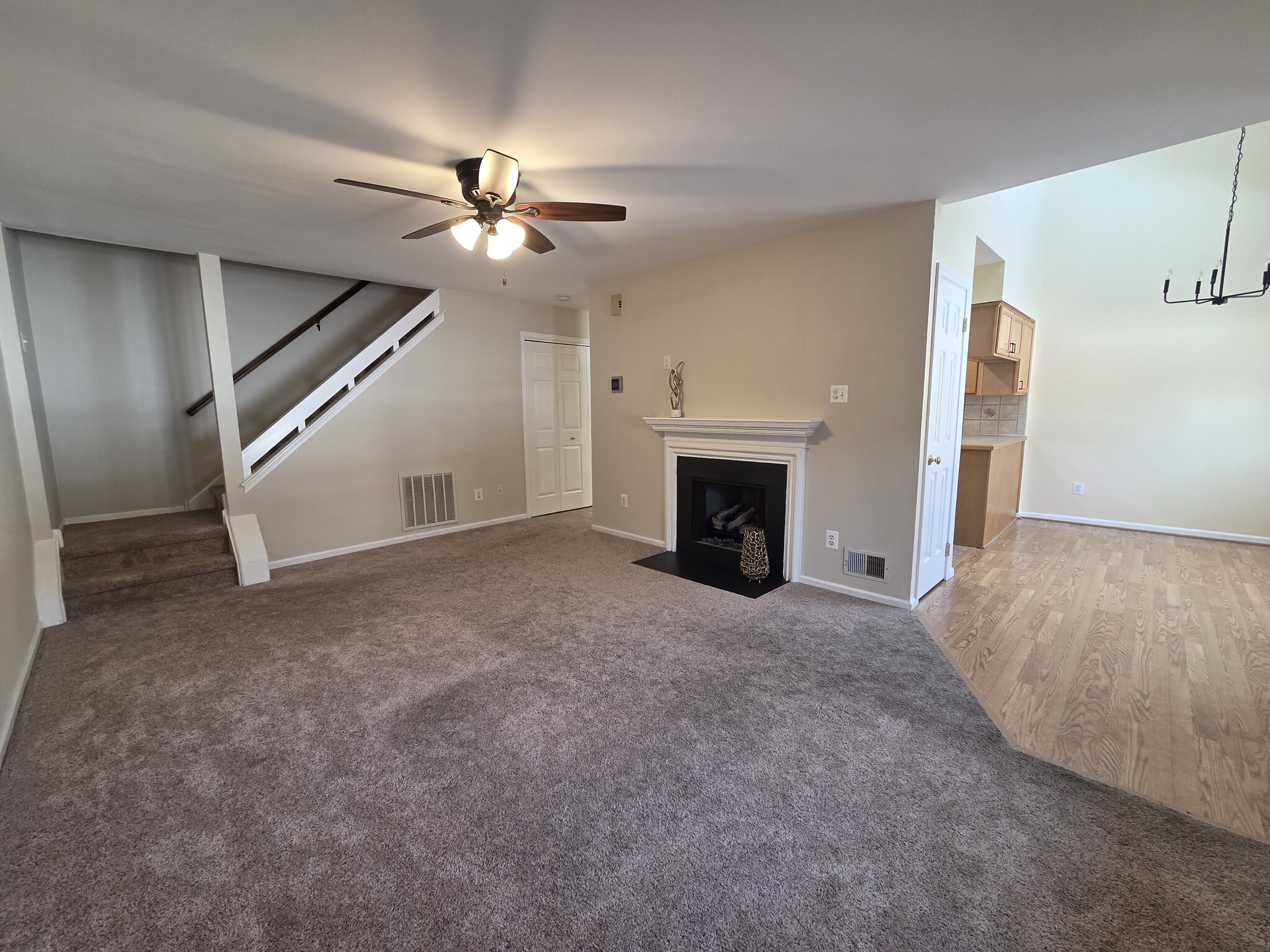 Living Room - 36 Heather Ct