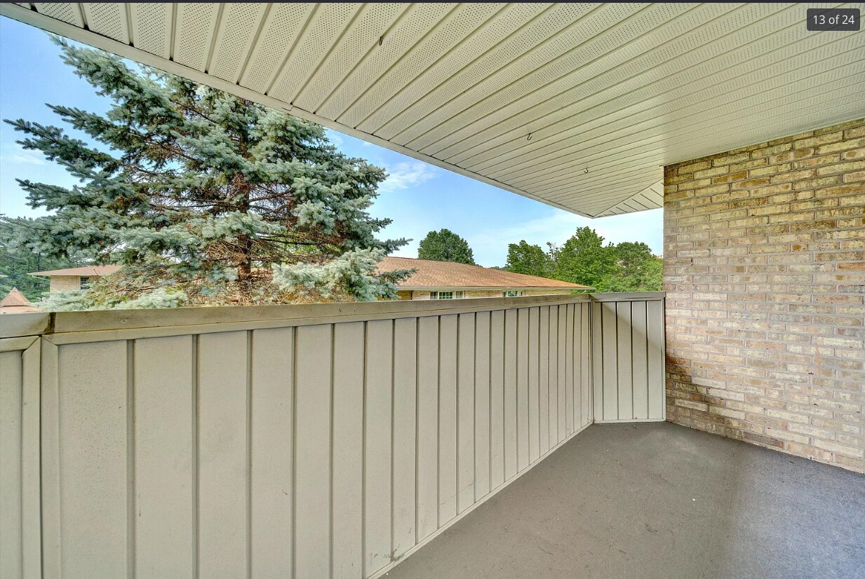 Private courtyard balcony - 5260 Crossbow Cir
