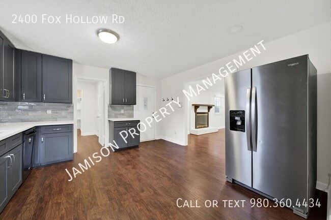 Building Photo - 2400 Fox Hollow Rd