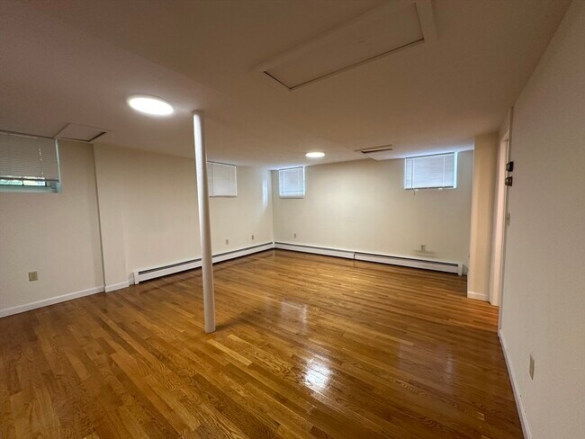 Building Photo - 1 Craigie St