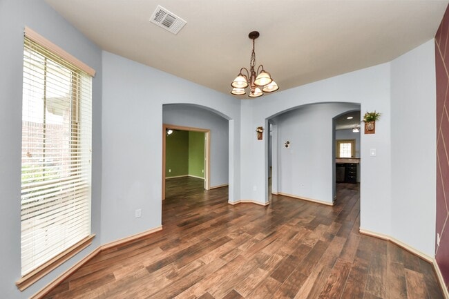 Building Photo - 2406 Aura Ct