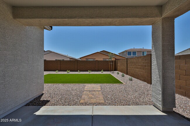 Building Photo - 8759 W Colter St