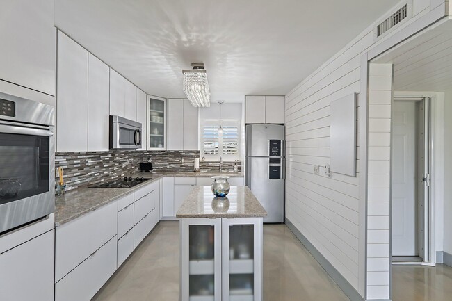 Building Photo - 100 Waterway Rd