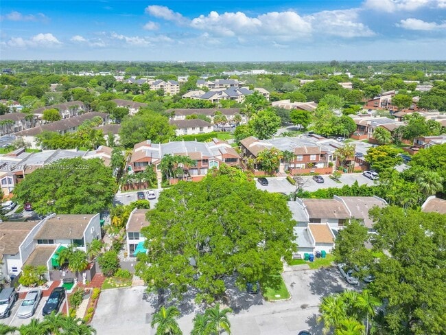 Building Photo - 6608 SW 114th Ave