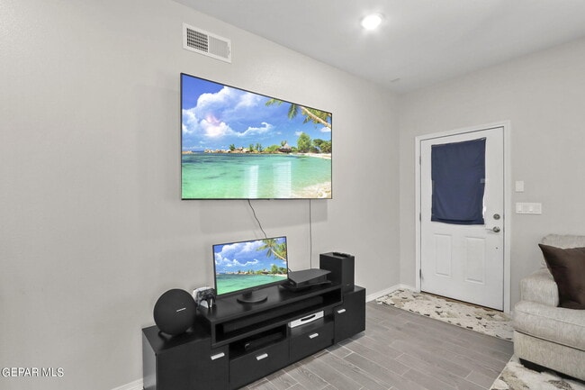 Building Photo - 15129 Imagine Dr