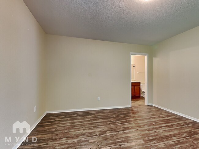 Building Photo - 301 Westwood Dr