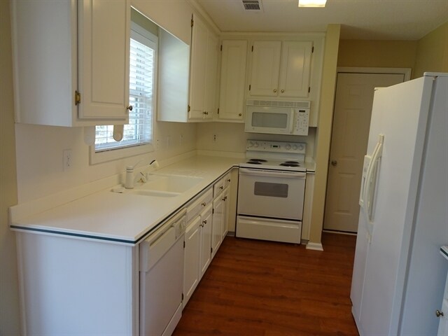 Building Photo - 725 Stellas Pt