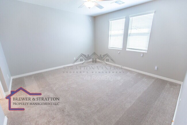 Building Photo - 15243 W Latham St