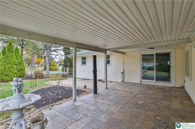 Building Photo - 900 Mine Lane Rd