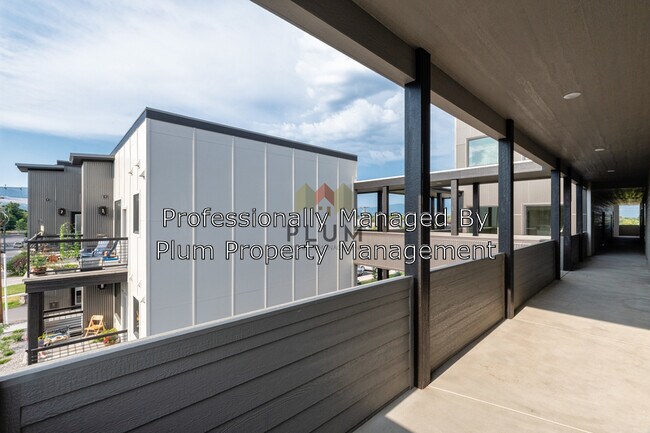 Building Photo - 205 Hickory St