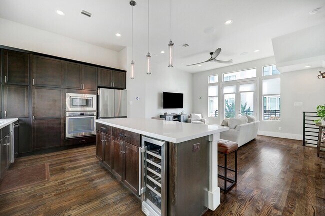 Building Photo - 5622 Kiam St