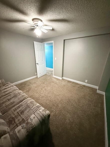 Family room - 1128 28th St