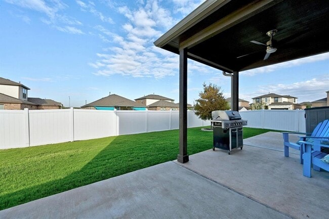 Building Photo - 5508 Mickelson Cove