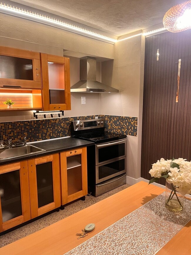 Building Photo - 260 SW 48th Ct