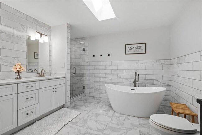 Building Photo - 181 Arrowood Ln