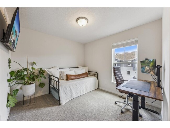 Building Photo - 2223 Gateway Curv