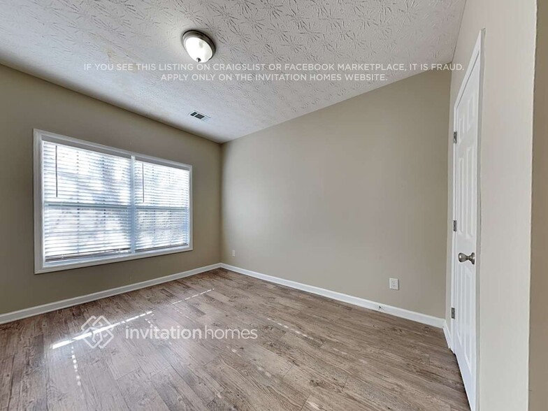 Building Photo - 6680 Island Pointe Dr