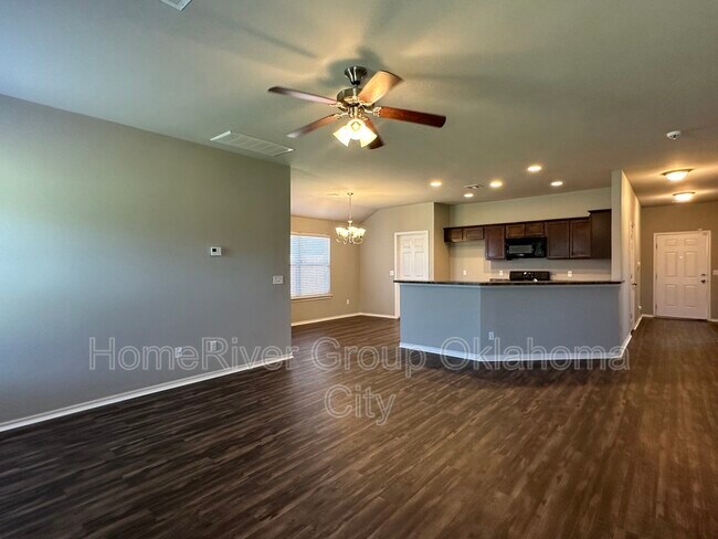 Building Photo - 3508 SE 95th St