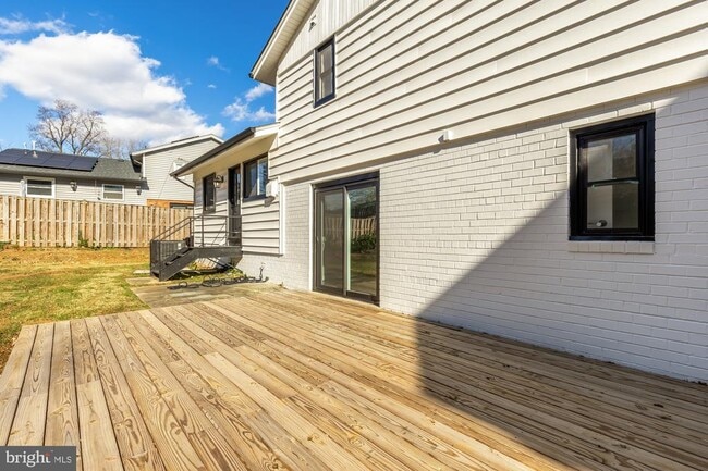 Building Photo - 8730 Ewing Dr