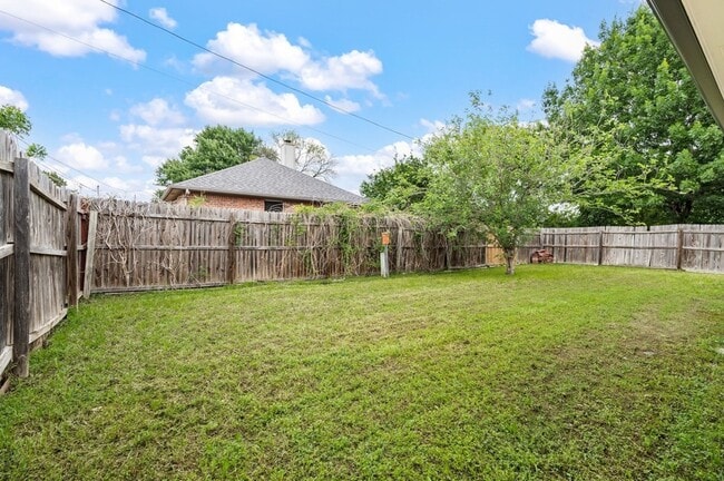Building Photo - 961 Indian Blanket Dr