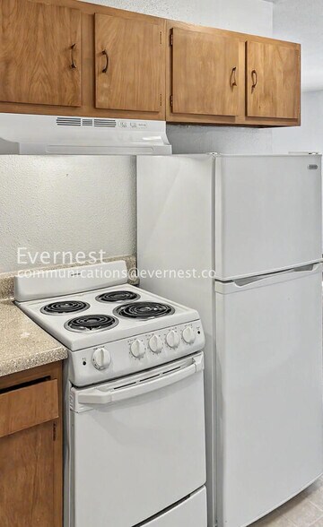 Building Photo - 1305 Burton Ct