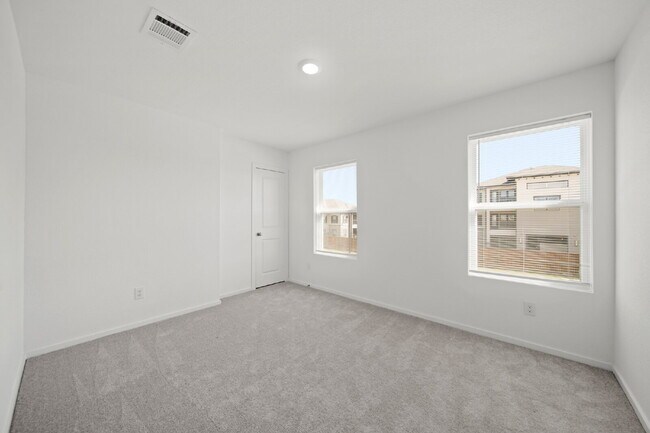 Building Photo - 2919 Summer Breeze Wy