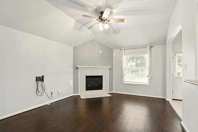 Building Photo - 303 Burris Park Dr