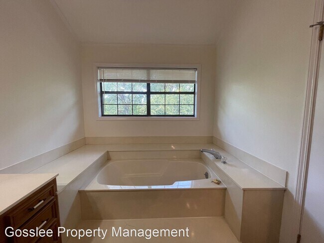 Building Photo - 2 br, 2 bath House - 8923 Glenmora Drive