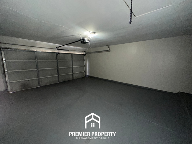 Building Photo - 6577 Beaverlodge Dr