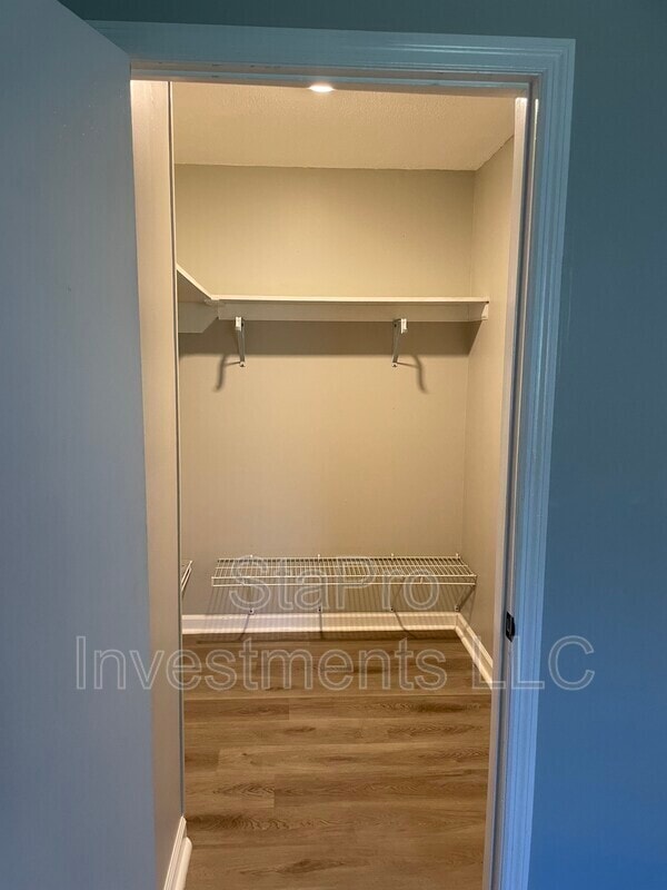 Building Photo - 122 Bellar Dr
