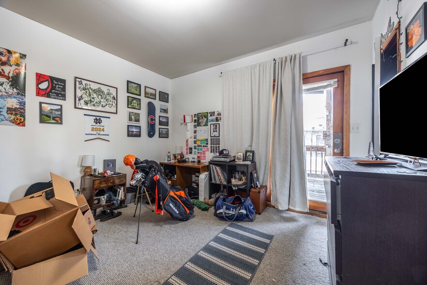 Building Photo - 1351 N Wolcott Ave