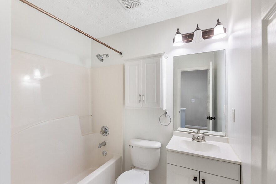 Building Photo - 46 Timber Ridge Dr